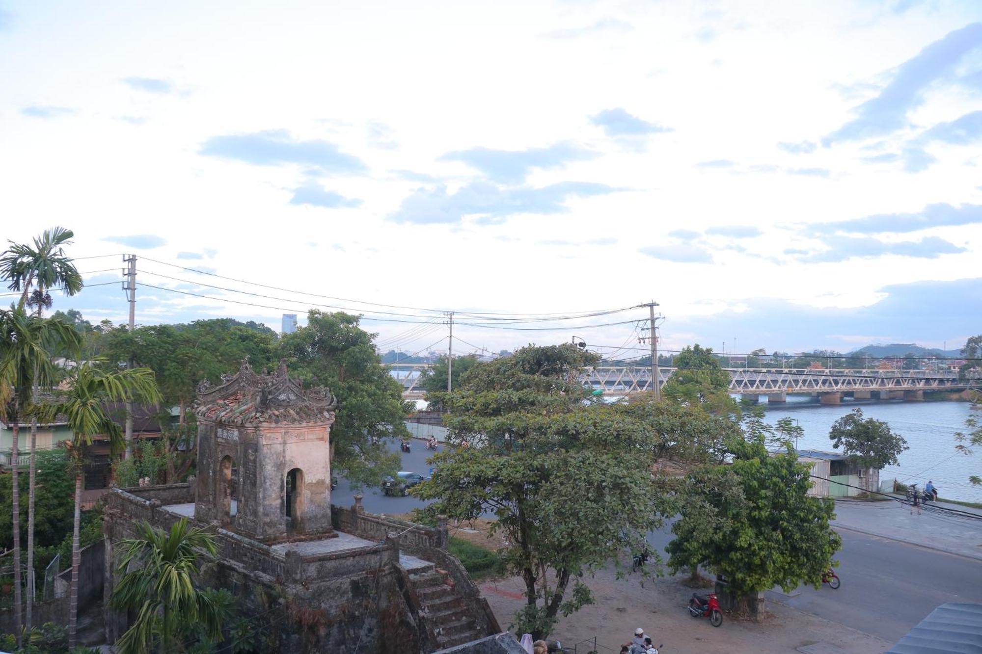 La Nha Homestay Hue Bagian luar foto